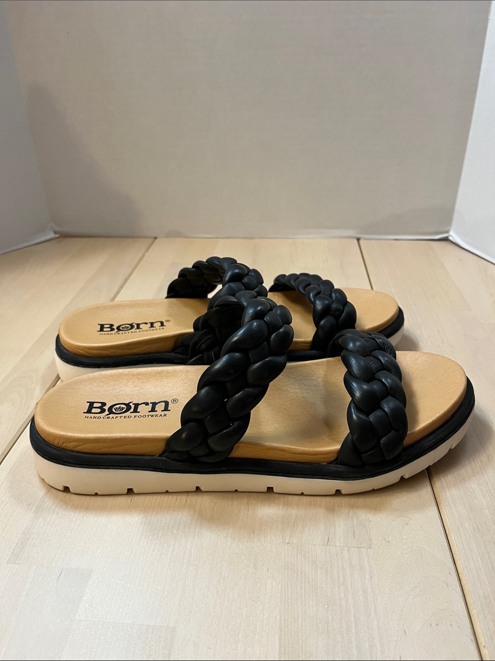 Born Shoes Freesia Black Braided
Leather Plush Slide Sandals, Women’s Size 9 - Picture 5 of 15